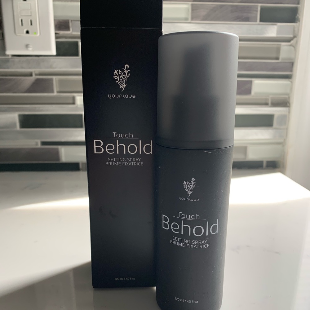 Younique Setting Spray